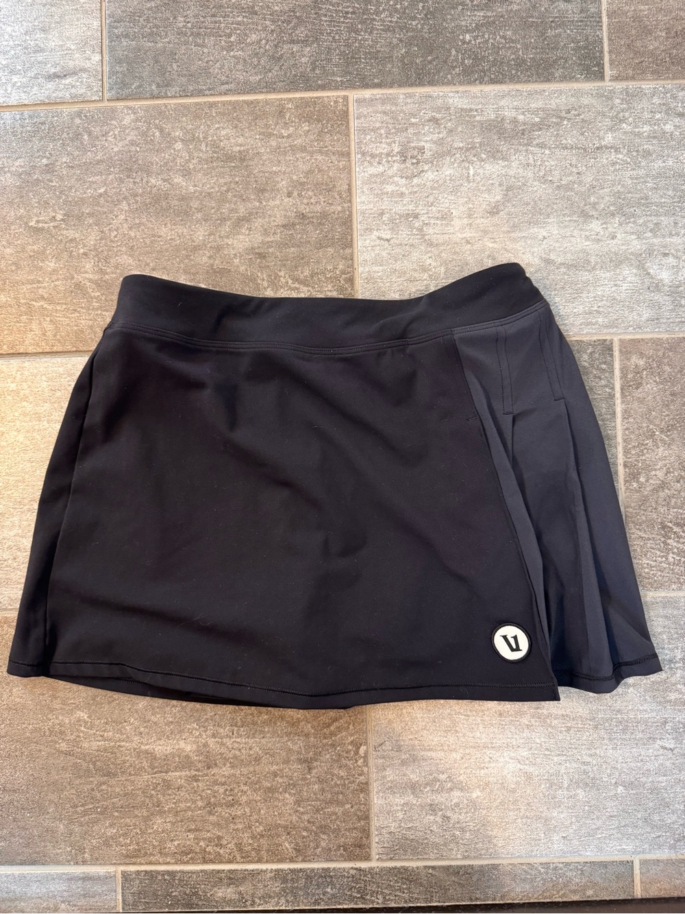 Vuori break point skort, built in shorts, side pleat, 2 tone design - Picture 4 of 9